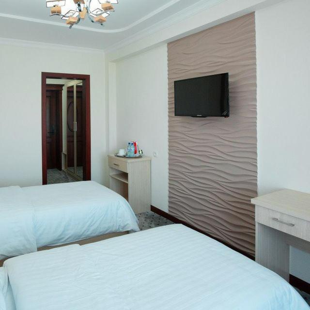 Orzu Hotel Namangan Exterior photo